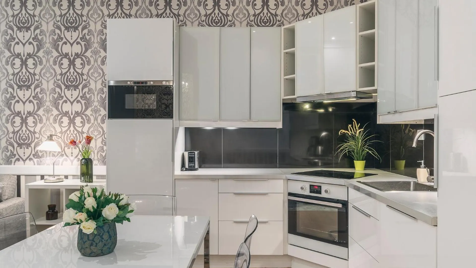 Apartment Central Ruin Bar 2 Bedroom 1.5 Bath Apt. Sleeps 6 Budapest Hungary