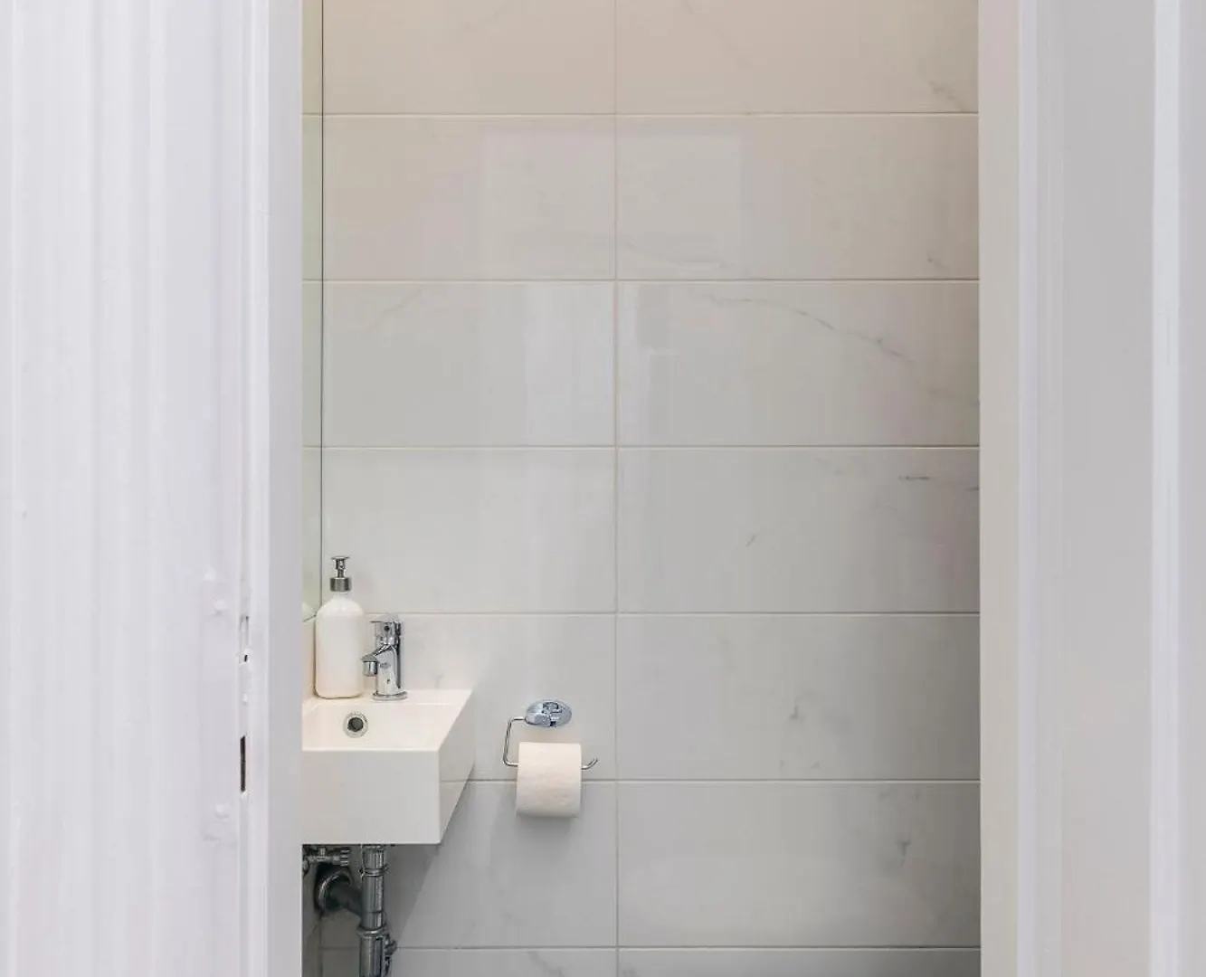 Central Ruin Bar 2 Bedroom 1.5 Bath Apt. Sleeps 6 Budapest Apartment